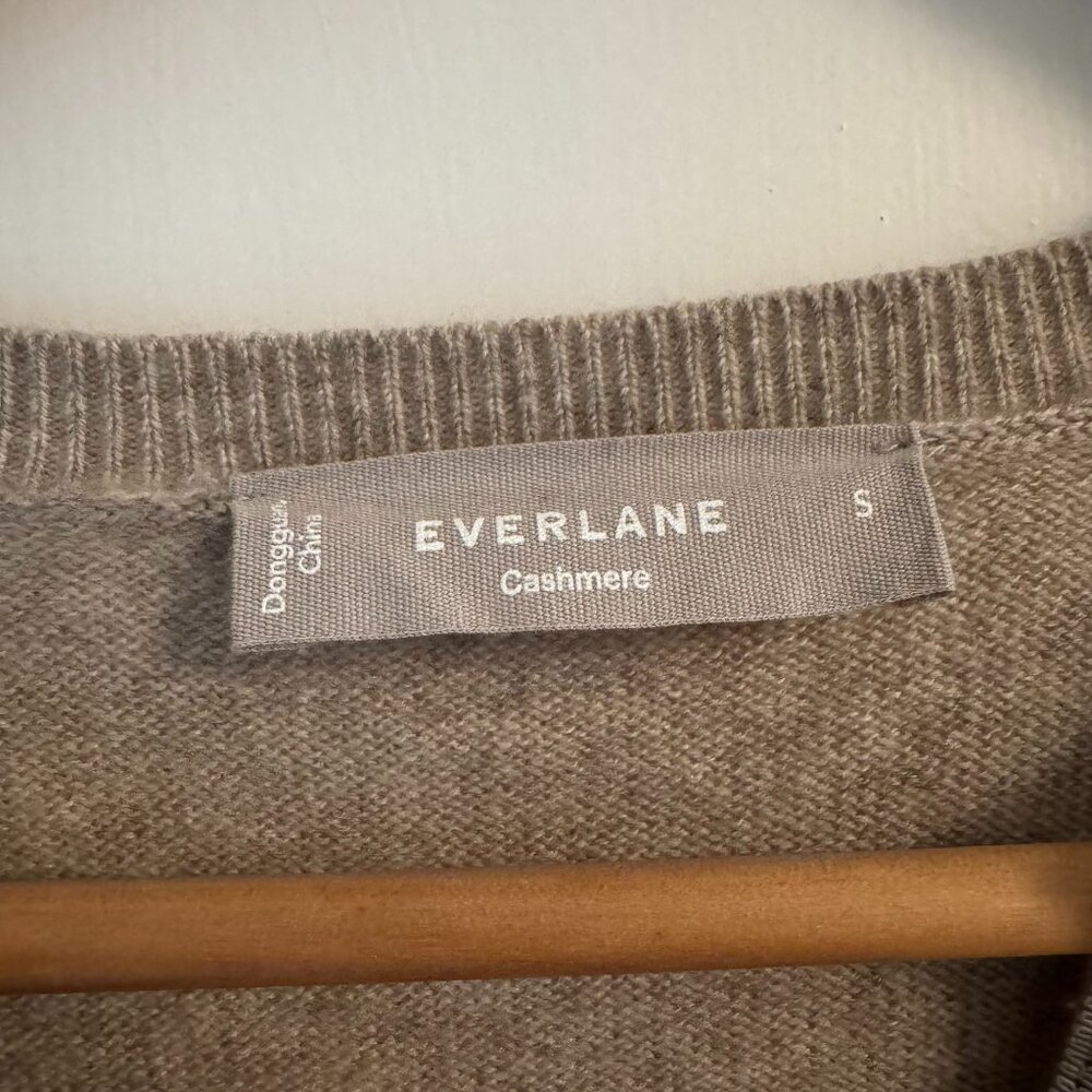Everlane Women’s Henley Pullover Sweater 100% Cashmere in Oatmeal size S - Picture 3 of 3